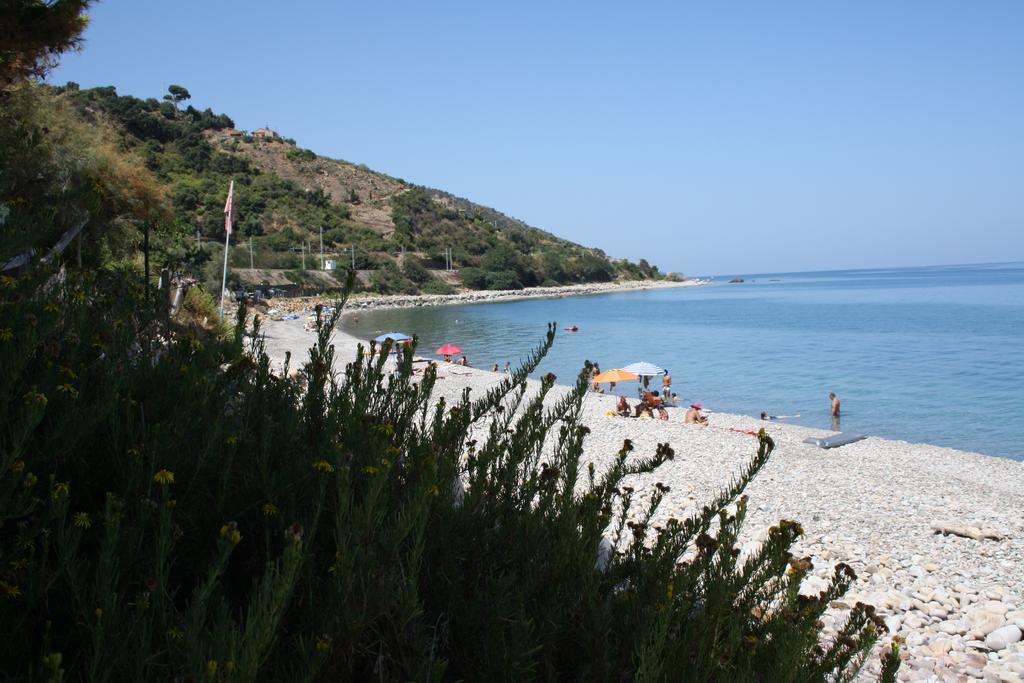 Camere & Case Vacanze Lo Scoglio Castel di Tusa Dış mekan fotoğraf