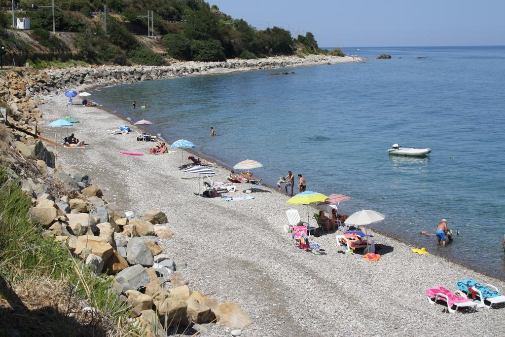 Camere & Case Vacanze Lo Scoglio Castel di Tusa Dış mekan fotoğraf
