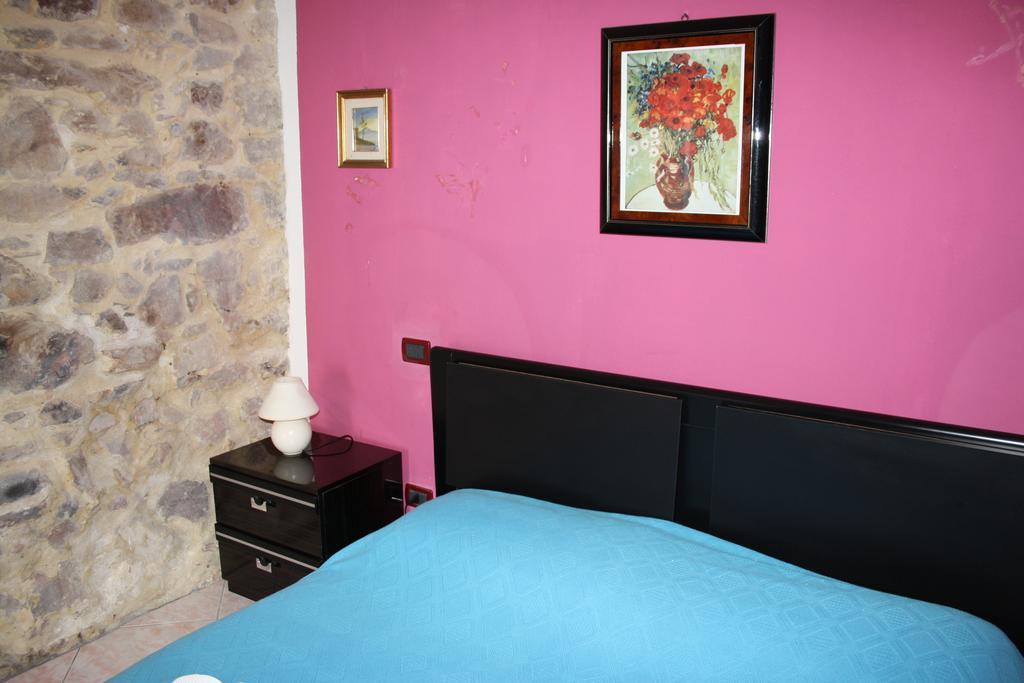 Camere & Case Vacanze Lo Scoglio Castel di Tusa Dış mekan fotoğraf