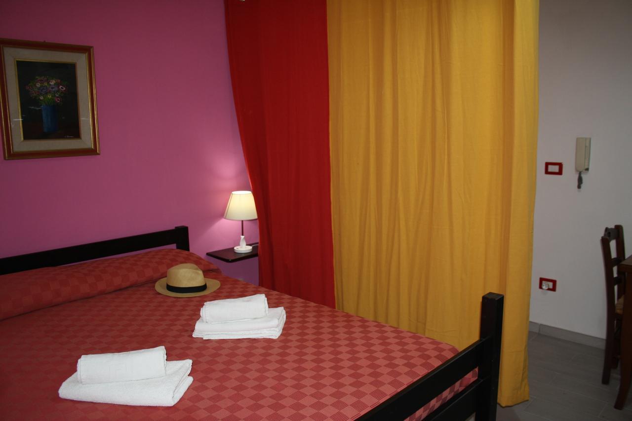 Camere & Case Vacanze Lo Scoglio Castel di Tusa Dış mekan fotoğraf