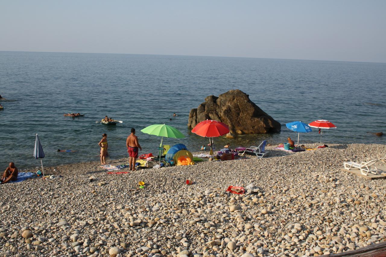 Camere & Case Vacanze Lo Scoglio Castel di Tusa Dış mekan fotoğraf