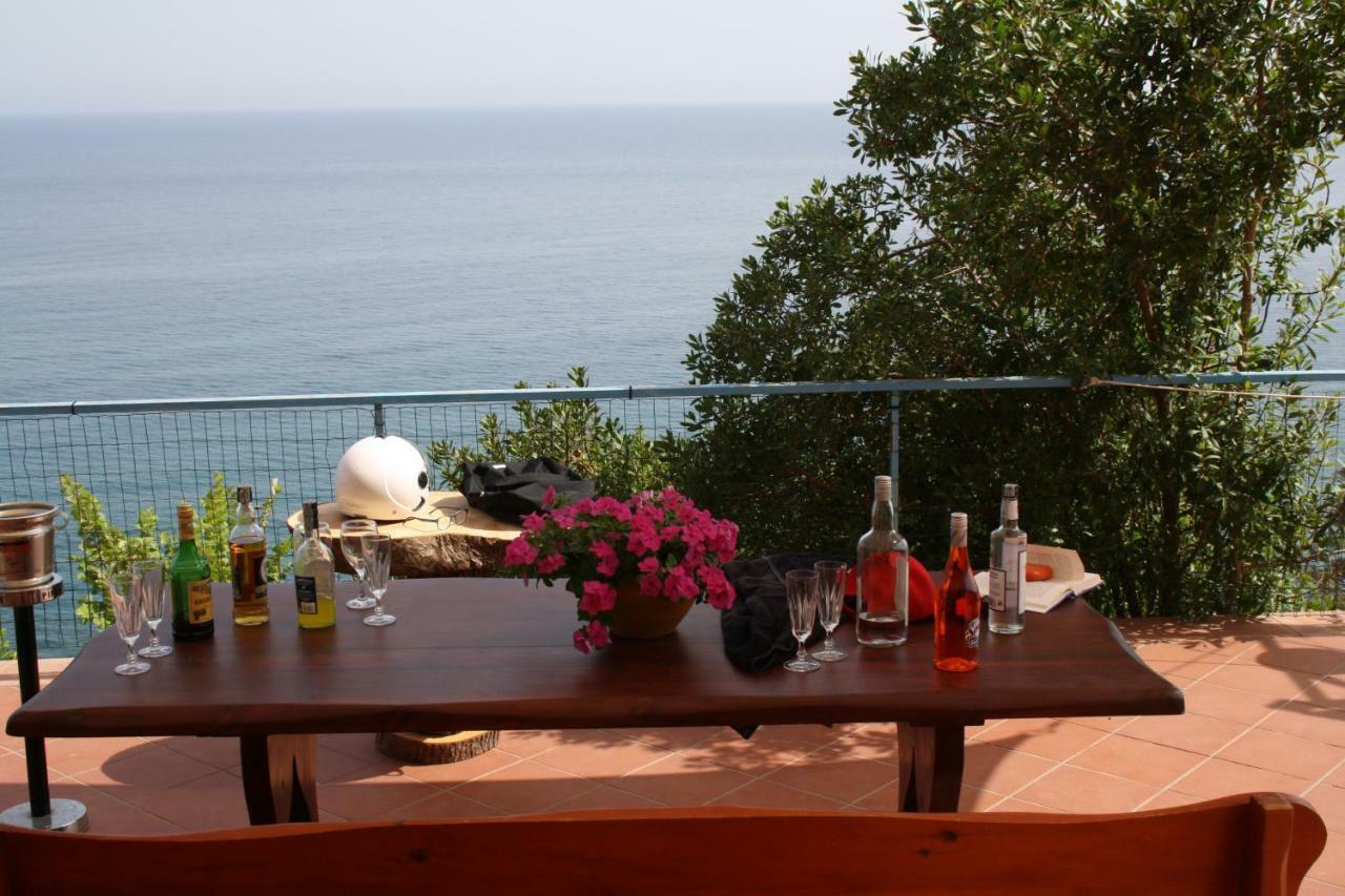 Camere & Case Vacanze Lo Scoglio Castel di Tusa Dış mekan fotoğraf